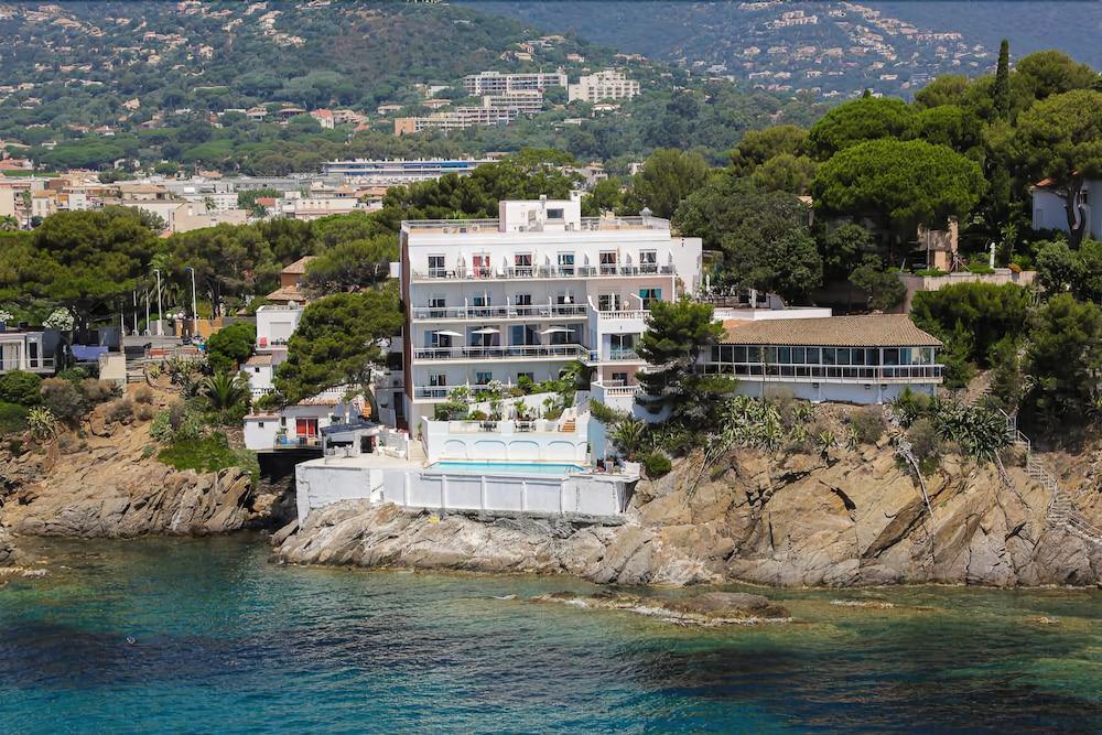 Hotel La Calanque Cavalaire-sur-Mer Bagian luar foto