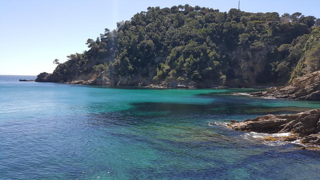 Hotel La Calanque Cavalaire-sur-Mer Bagian luar foto