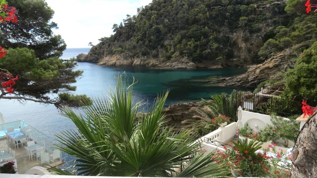 Hotel La Calanque Cavalaire-sur-Mer Bagian luar foto