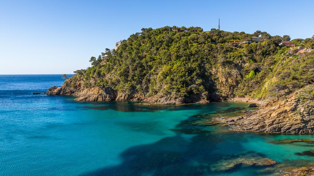 Hotel La Calanque Cavalaire-sur-Mer Bagian luar foto