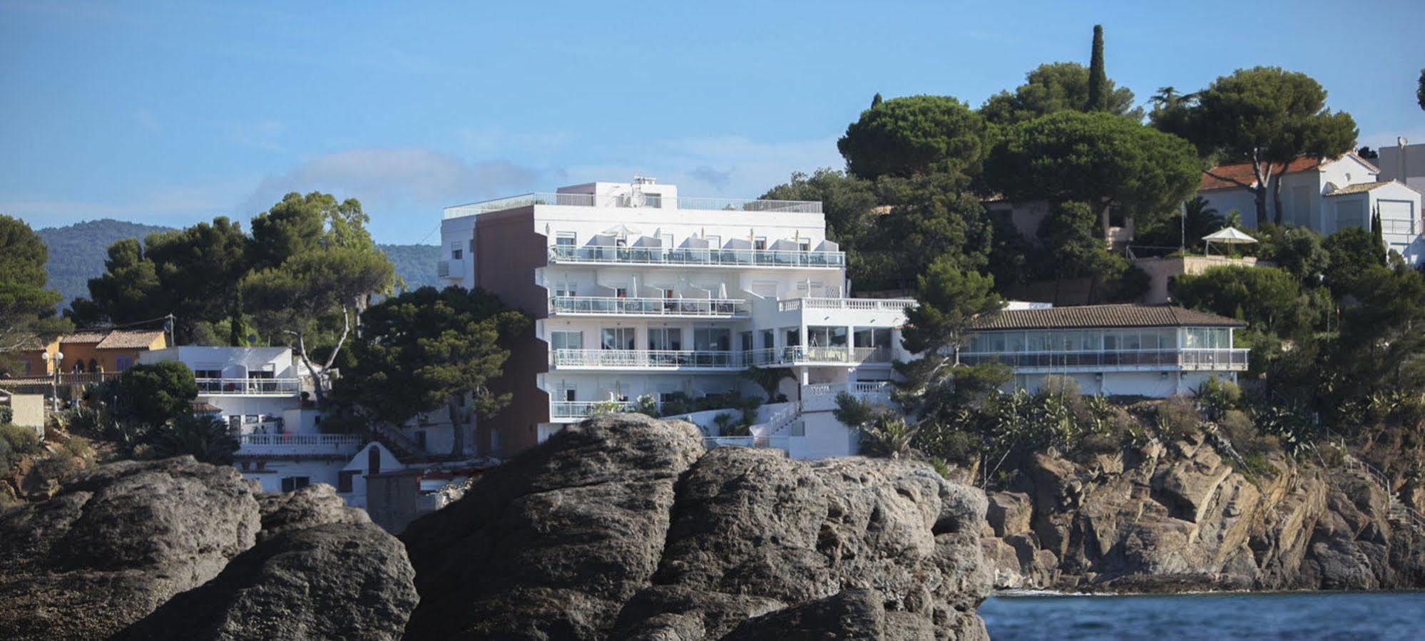 Hotel La Calanque Cavalaire-sur-Mer Bagian luar foto